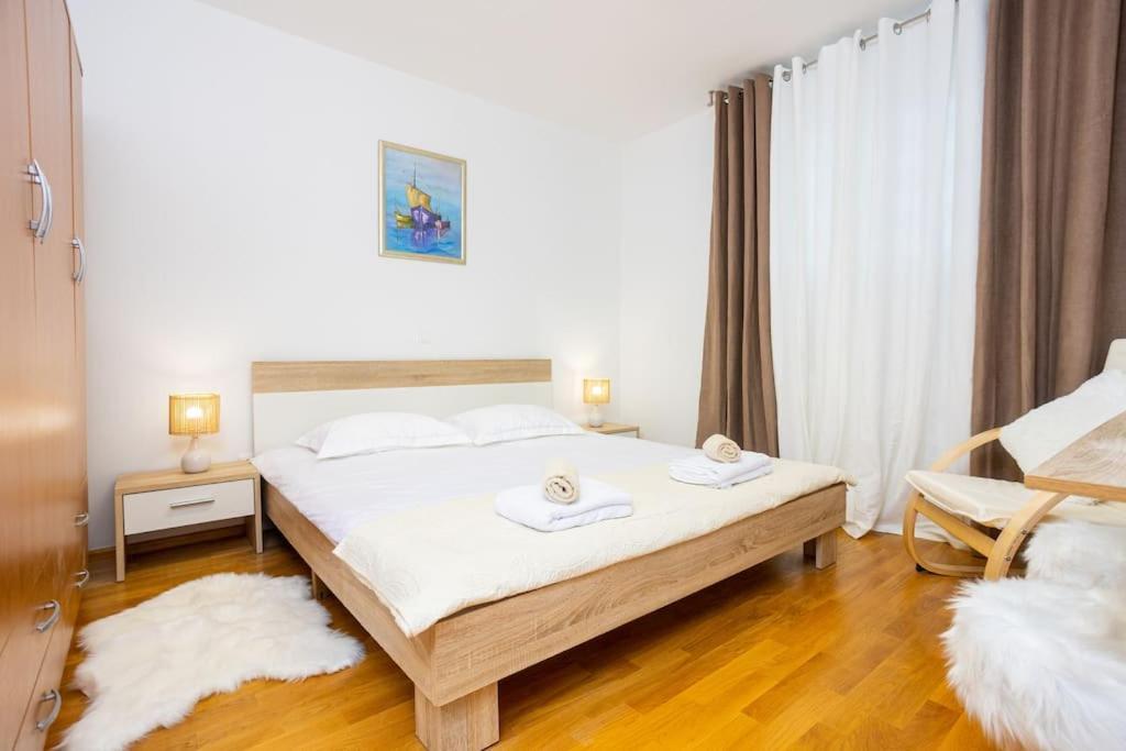 Bella Vista - Cozy Apartments With Easy Check-In And Free Parking Сплит Экстерьер фото